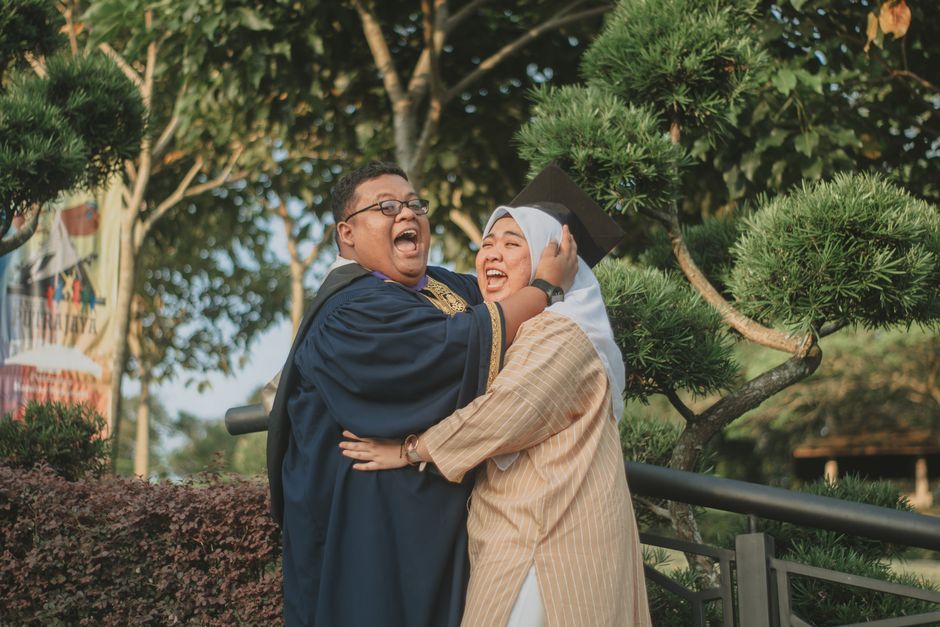 Universities Embrace AI Amid Warnings About Its Impact