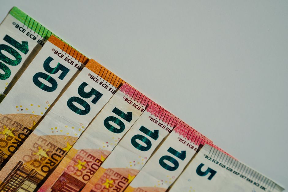 European Central Bank Raises Rates in Bid to Quell Inflation