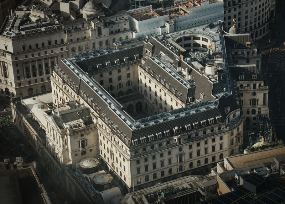 Bloomberg AI Model Predicts Bank of England Rate Hike