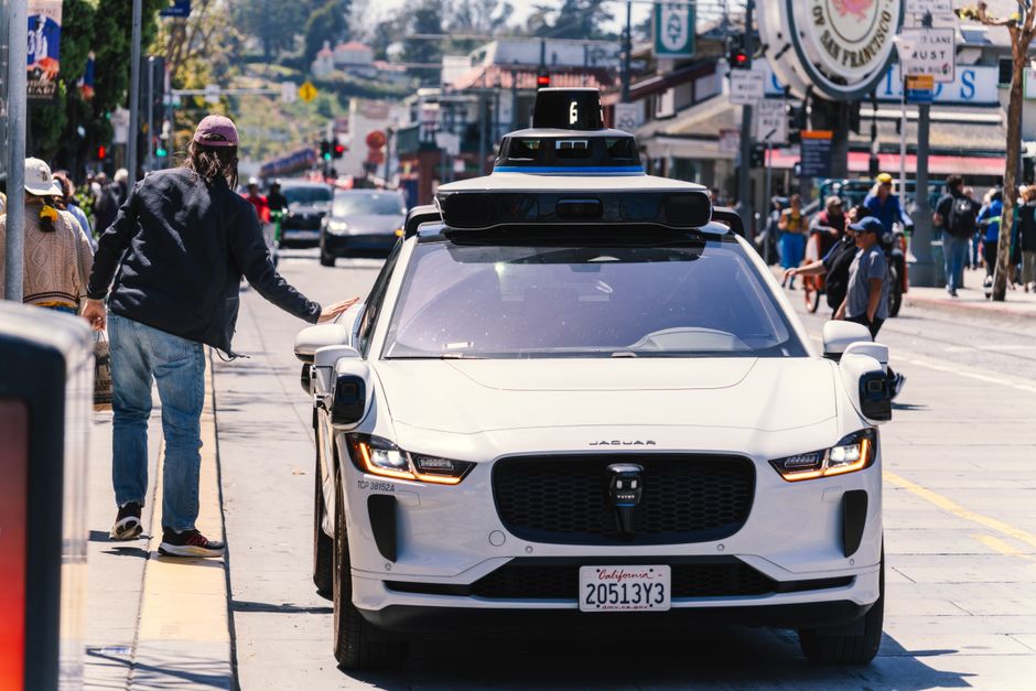 Waymo Expands Paid Robotaxi Service to Las Vegas, Its