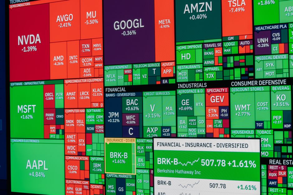 China Consumer Stocks Struggle Amid AI Dominance