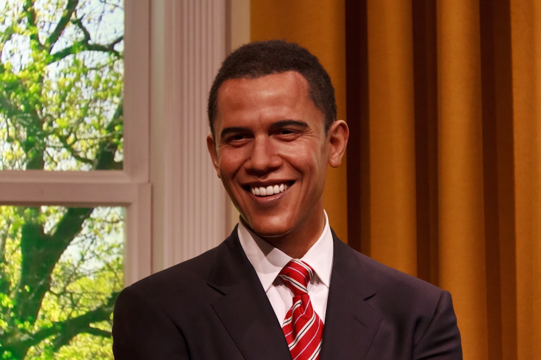 Barack Obama urges Democrats to develop a clear public AI safety plan