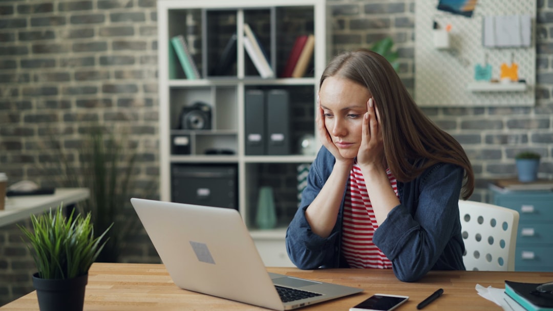 Debt Warning Signs: Avoid Costly Mistakes