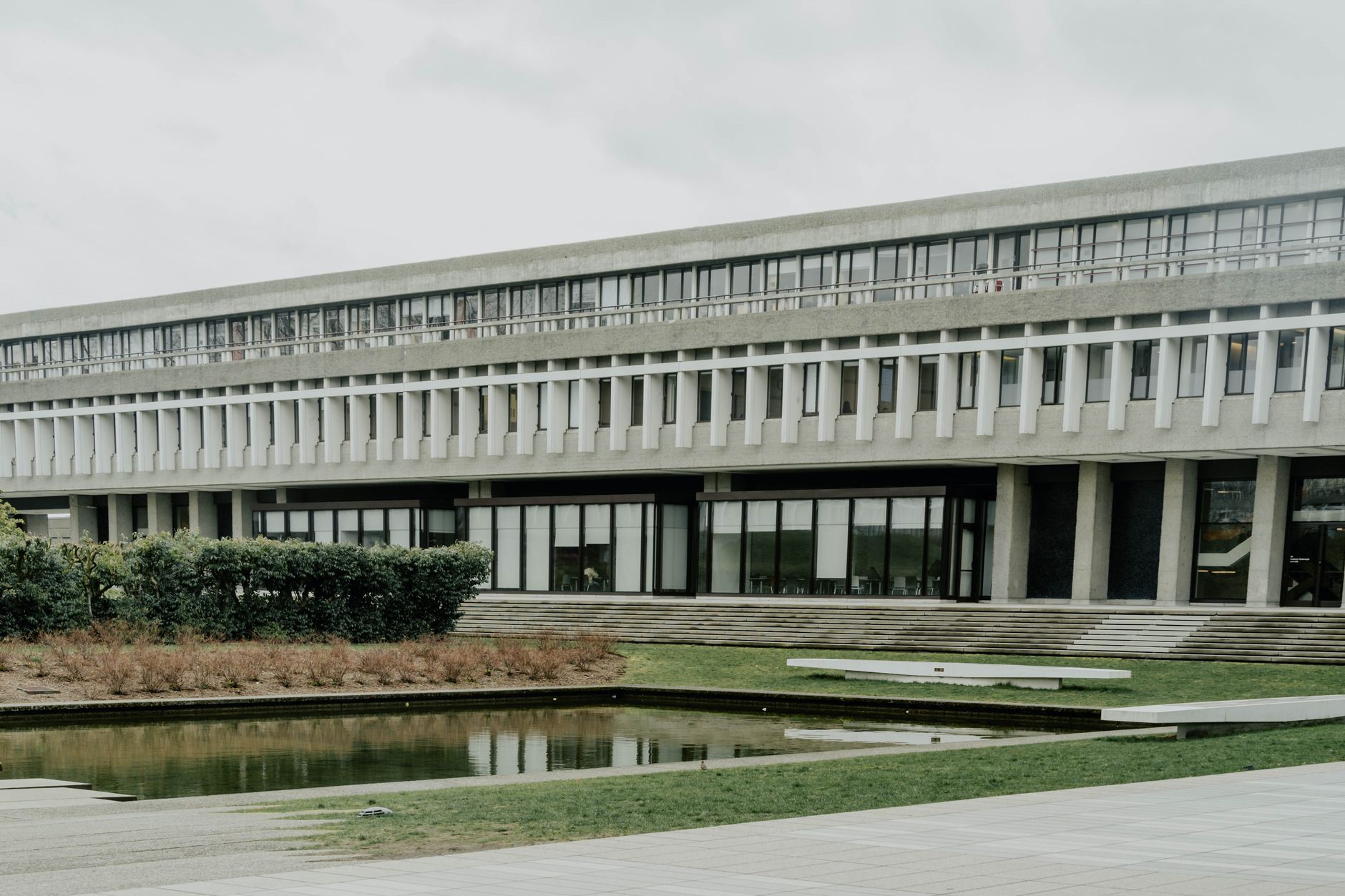 Universities confront funding crunch and AI‑driven delivery shift