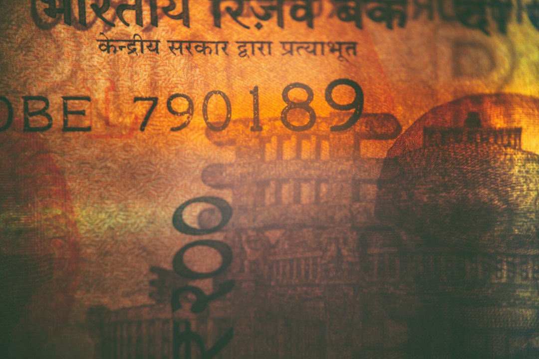 Sebi Mandates Investor Warnings on Stock Broker Platforms