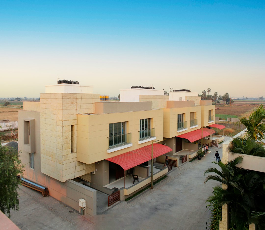 Real estate exposure without buying a flat